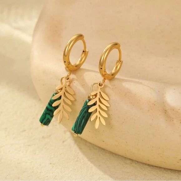 Bohemian wheatāearningāN565 - Picture 1 of 4